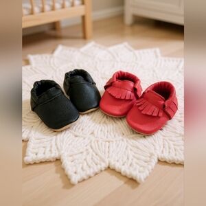 Bird Rock Baby Chic Black and Red Kids Moccasins Sz 2 Like New